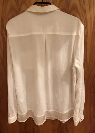 Біла блузка з накладними кишенями5 фото