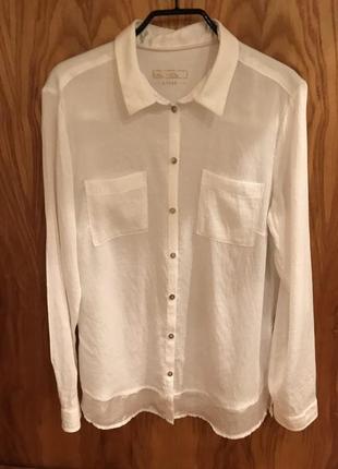 Біла блузка з накладними кишенями7 фото