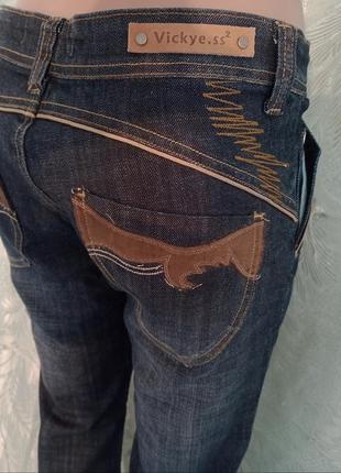 Новые джинсы джинсовка фирменные с вышивкой котоновые/хлопковые 28 размера1 фото