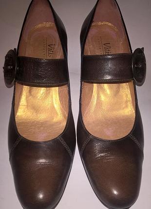 Жіночі шкіряні туфлі на підборах "чарочка"