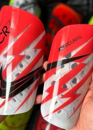 Футбольные щитки футбольні щіткі nike mercurial cr7 защита ног