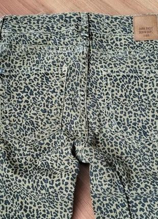 Zara стильні фірмові жіночі джинси зара джинсові штани з принтом оригінал7 фото