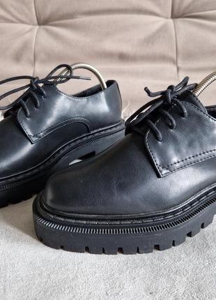 Жіночі чорні туфлі масивні туфлі hm4 фото
