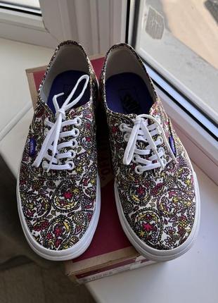 Кеди vans u authentic (liberty) paisle true white різнобарвні унісекс 39 р 25 см