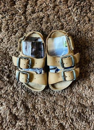 Босоніжки zara