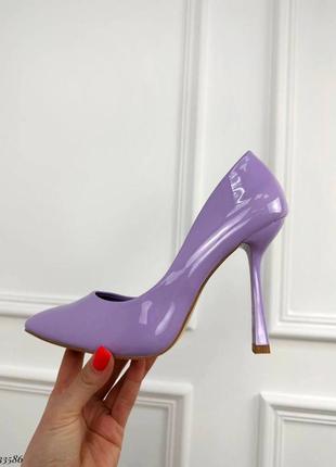 Туфли лодочки фиолетовые на каблуке шпильке устойчивой3 фото