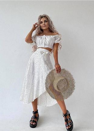 Легкий костюм зі спідницею