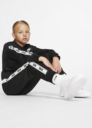 Nike g nsw бомбер ветровка на рост 120-137 см