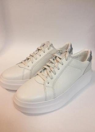 Кросівки жіночі damskie ugg, нові, шкіра, оригінал, розмір 42.