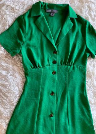 Яркое зелёное платье primark с пуговицами7 фото
