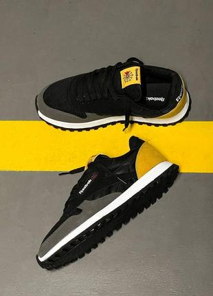 Кроссовки reebok classic black yellow