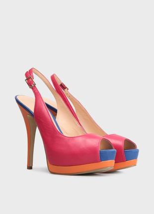 Босоножки кожа