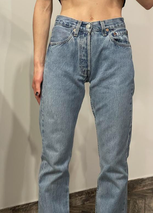 Vintage levi's 501 винтажные идеальные голубые прямые мом джинсы3 фото