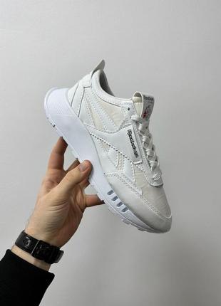 Кроссовки legacy white