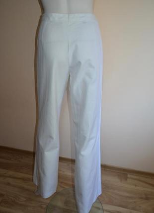 Белые брюки escada2 фото