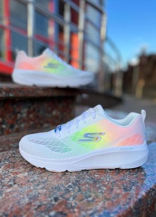 Гарнющі невагомі текстильні кросівки skechers /сша/