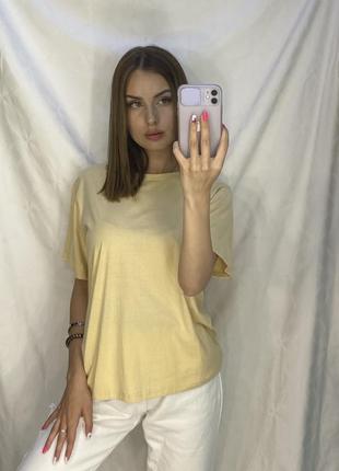 Женская стильная базовая свет желтая футболка оверсайз размер s-421 фото