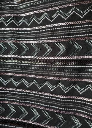 Расшитая пайетками юбка брендовая крутая красивая короткая черная мини юбка орнамент вышиванка короткая юбка new look m6 фото
