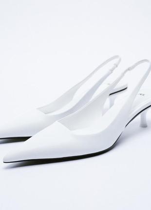 Шкіряні туфлі zara з відкритою п'яткою білого кольору1 фото