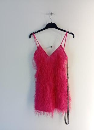 Розовое платье с перьями plt3 фото