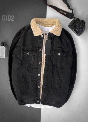 Теплая мужская джинсовая куртка пиджак на овчине черная1 фото