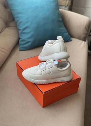 Кросівки в стилі hermes