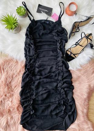 Сукня prettylittlething зі зборочками