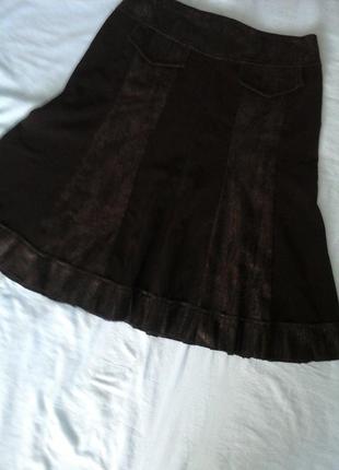 Чорна спідниця