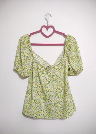 Очень красивая блуза в цветы3 фото