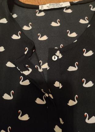 Блуза с круглым вырезом в принт лебеди с регулирующими рукавами5 фото