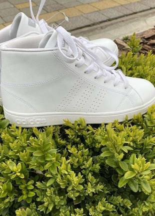 Оригинальные кроссовки adidas