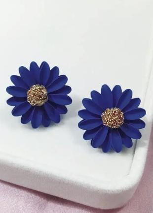 Серьги синие объемные цветы