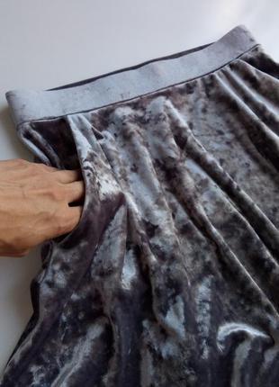 Стильная модная юбка из красивейшего бархата благородного серого цвета7 фото