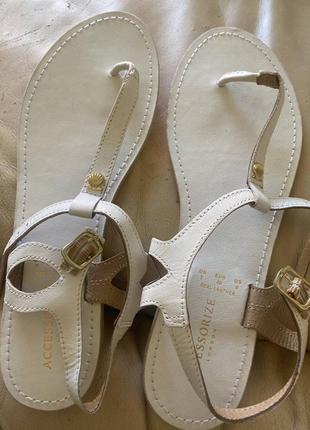 Круті шкіряні літні класичні білі босоніжки accessorize 40р