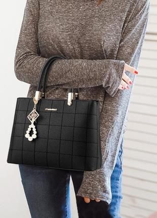 Модная женская сумка с брелком, стильная большая женская сумочка эко кожа3 фото