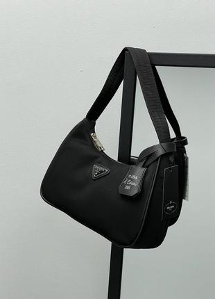 Женская стильная черная сумка prada тренд сезона