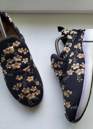 Весенние женские оригинальные кроссовки дорогого бренда marccain1 фото