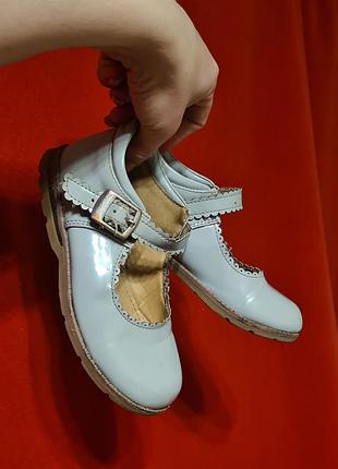 Дитячі туфлі лакові mothercare