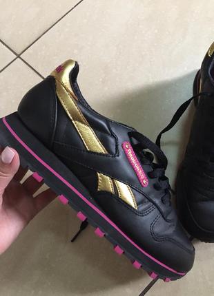 Шкіряні кросівки reebok