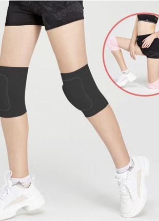 Наколенники black в размерах xs, s, m и l.