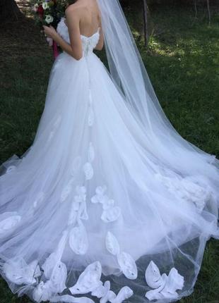 Весільна сукня класична французького дизайнера