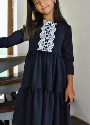 Школьное платье с кружевом2 фото