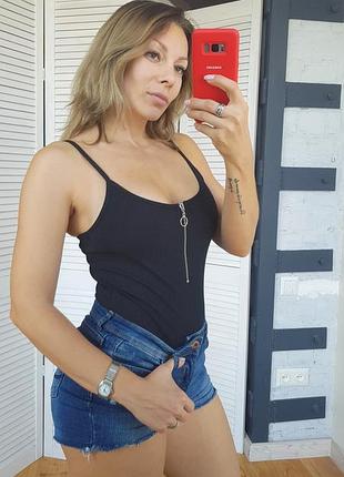 Боді на бретелях з замком