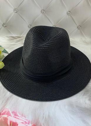 Летняя шляпа федора с черной лентой унисекс черная