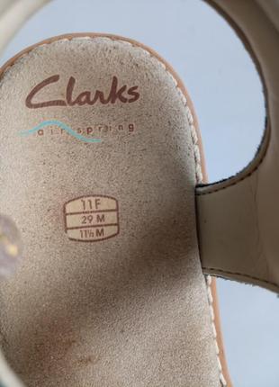 Шкіряні босоніжки clarks8 фото