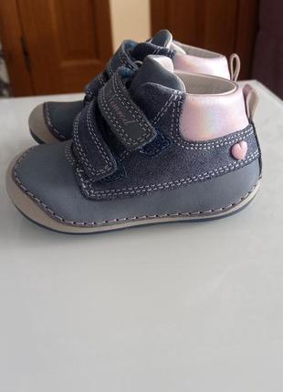 Кожаные кроссовки размер 20