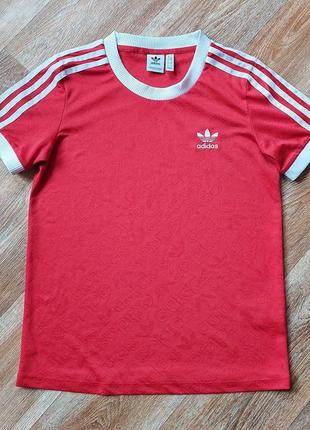 Женская футболка adidas monogram 3-stripes in scarlet red2 фото