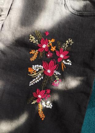 Джинсовая юбка с вышивкой2 фото