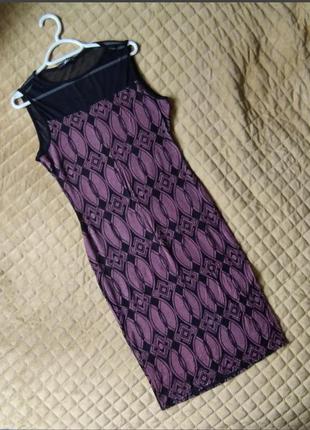 Платье на размер 44-46.плечи 34 см, подмышки 43 см, длина 100 см.без дефектов.