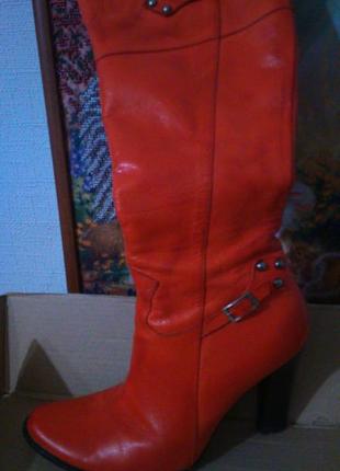 Шкіряні червоні чоботи. весна-осінь.